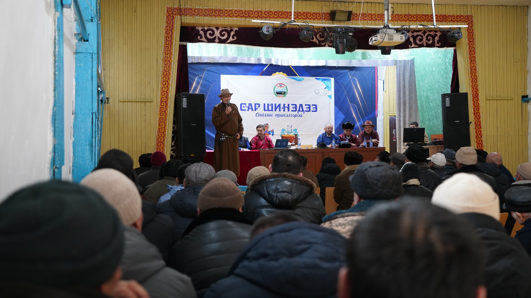 Баян-Өлгий аймгийн Баяннуур суманд шатахуун, тэжээлийн дэмжлэг үзүүлэв